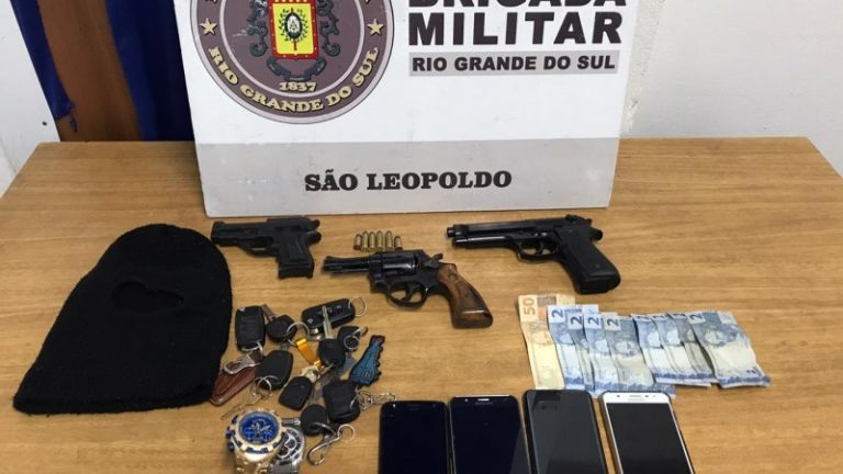 BM de São Leopoldo prende por receptação, porte de arma e associação criminosa
