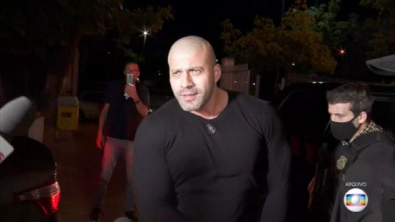 A CONIVÊNCIA PERIGOSA: QUANDO DEIXAMOS UMA VOZ SER CALADA