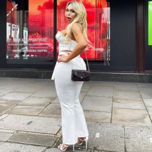 Suellen Carey