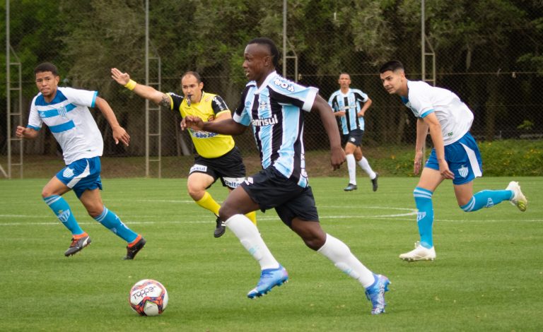 Sub-20 empata com o Noia