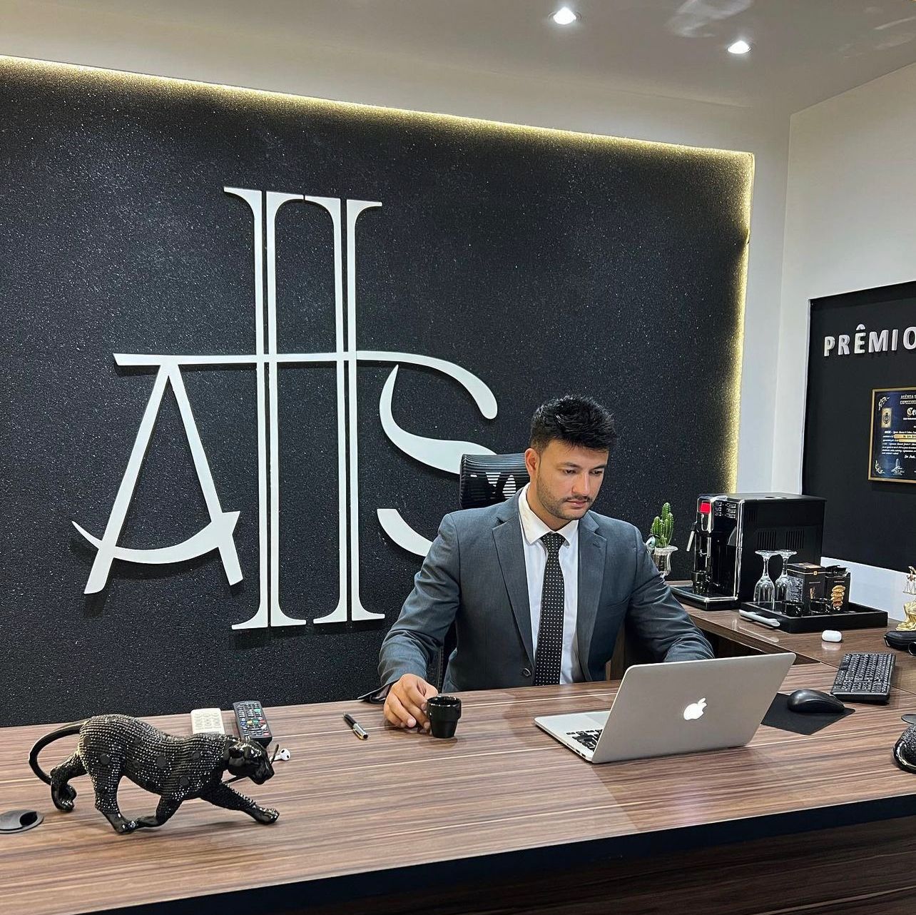 Alex Henrique dos Santos, referência nacional em advocacia e justiça compartilha dicas jurídica