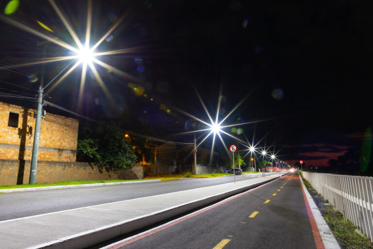 Canoas atinge marca de 4.300 lâmpadas de LED instaladas em projeto de modernização da iluminação pública