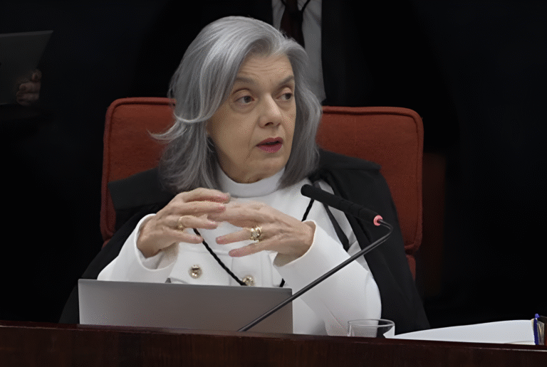 Voto de Cármen Lúcia consolida maioria no STF pela condenação de Bolsonaro por tentativa de golpe