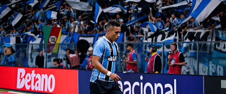 Marlon a seis jogos de acionar cláusula de compra obrigatória no Grêmio
