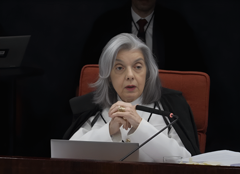 Cármen Lúcia valida narrativa da PGR e pressiona defesa