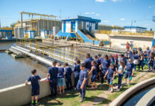 Alunos da EMEF Pinto Bandeira aprendem sobre tratamento de água em visita à Corsan