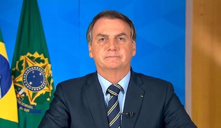 Ex-presidente Bolsonaro aponta falhas na defesa e solicita pena menor no STF
