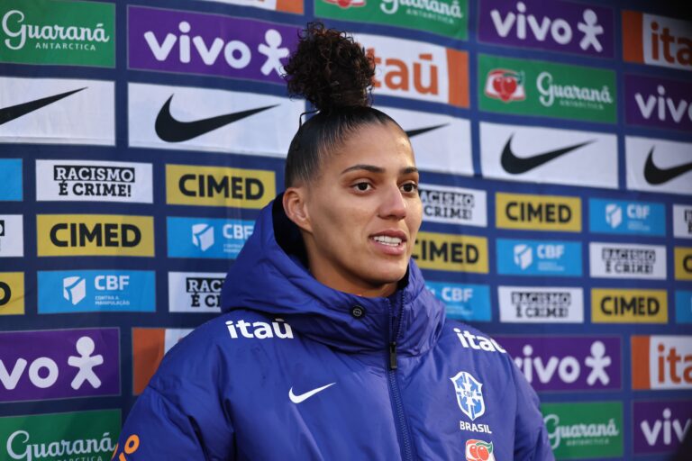 Amanda Gutierres vive grande fase e busca consolidar espaço na Seleção Brasileira