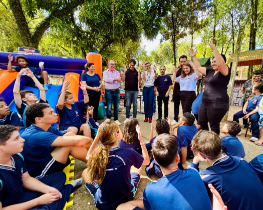 Emef Bilíngue para Surdos de Gravataí recebe novos aparelhos de ar-condicionado após reforma elétrica