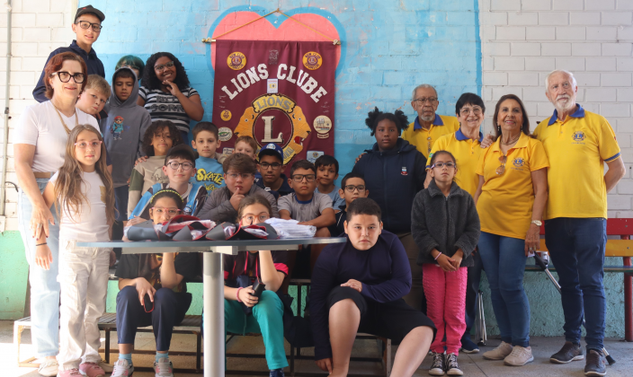 Lions Clube de Gravataí doa óculos para 37 alunos da Emef Nova Conquista