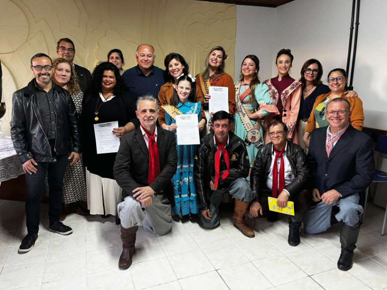 Homenageados da 36ª Feira do Livro de Gravataí são celebrados em encontro na Casa de Cultura