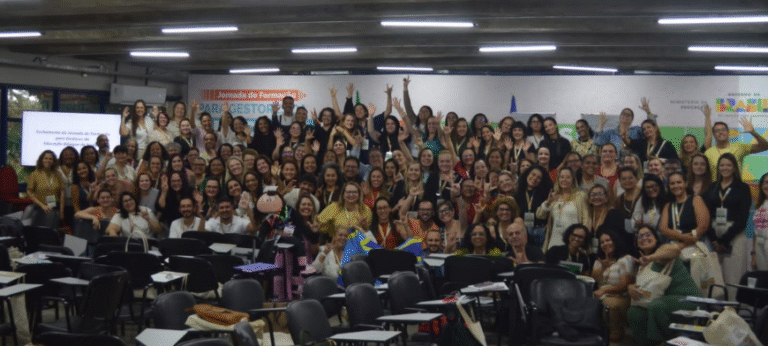 Gravataí participa de jornada nacional sobre educação bilíngue de surdos em Brasília