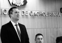 Depôs, mas não esclareceu: prefeito troca respostas por ataques e aumenta a tensão no impeachment