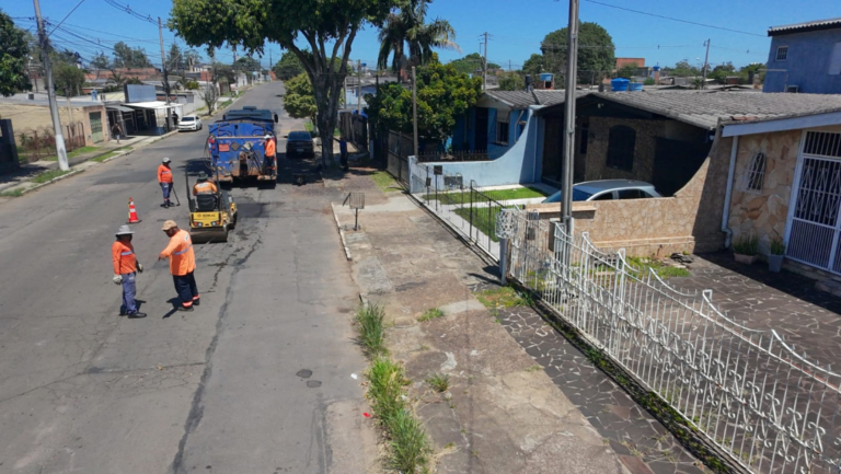 Mutirão reforça manutenção asfáltica na região das Moradas, em Gravataí