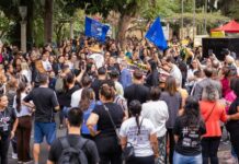 Professores rejeitam proposta e greve continua em Canoas