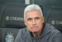Não nos chamem de torcedores, chamem de reféns.