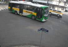 Acidente entre ônibus e van escolar deixa sete crianças feridas em Passo Fundo