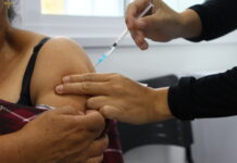 Prefeitura abre unidades de saúde aos sábados para ampliar vacinação contra a gripe e testes de ISTs