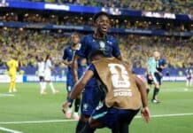 Brasil confirma favoritismo e conquista primeira vitória na Copa do Mundo