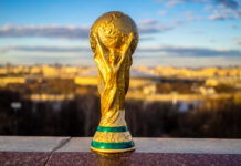 A Copa, as figurinhas e o que ninguém está vendo