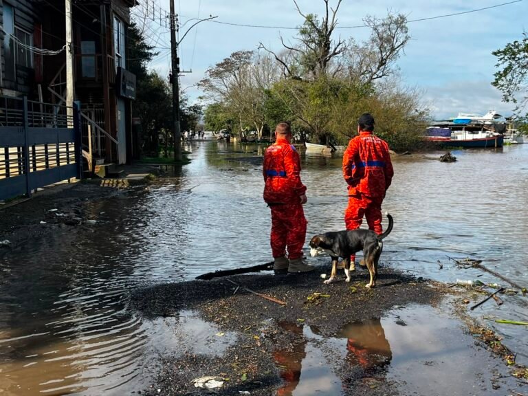 Defesa Civil de Canoas monitora áreas ribeirinhas após elevação dos rios