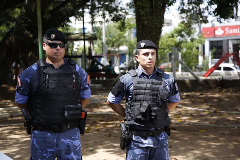 Guarda Municipal prende suspeito de tráfico de drogas próximo a escola em Gravataí