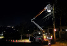 Equipe 20T conclui poda de árvores para proteger rede elétrica após mais de cinco horas de trabalho na zona Leste de Porto Alegre