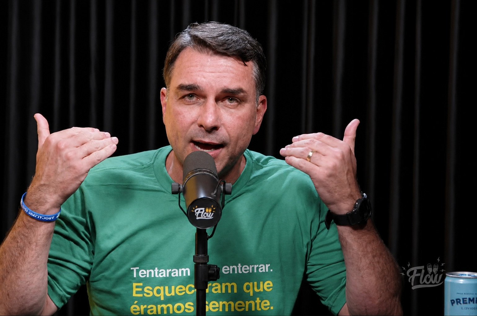 Flávio Bolsonaro acusa Moraes e Dino de interferir nas eleições de 2026 –  Real News