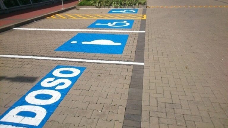 Canoas moderniza emissão de credenciais de estacionamento para idosos e PCD