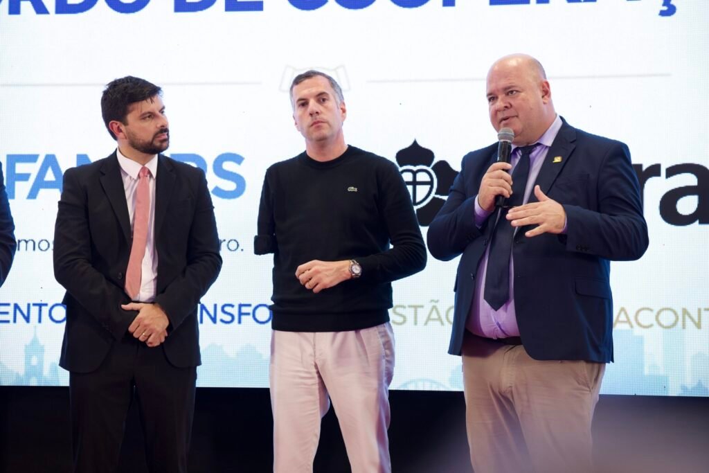 Famurs e Ulbra firmam parceria para criar Observatório de Dados dos Municípios Gaúchos