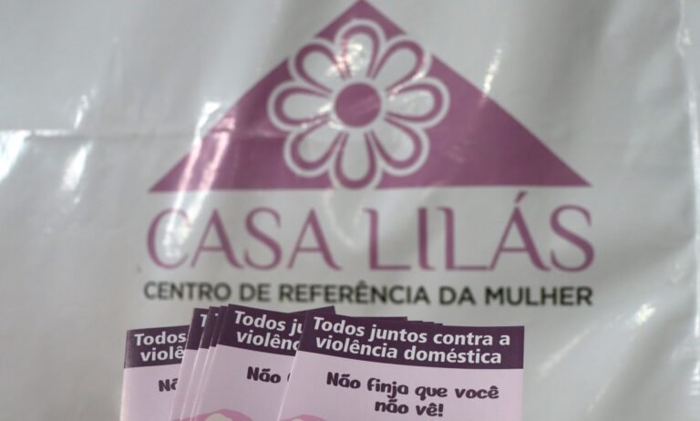 Ações do Agosto Lilás e leva atendimento itinerante a bairros do município