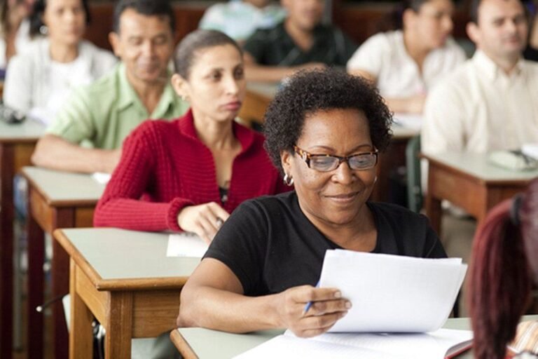 Gravataí abre inscrições para Educação de Jovens e Adultos do Ensino Fundamental